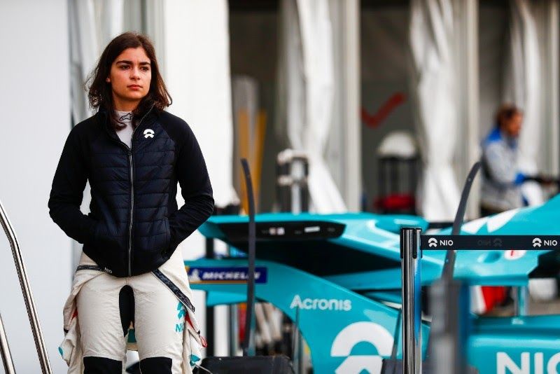 Jamie Chadwick defends the W Series title