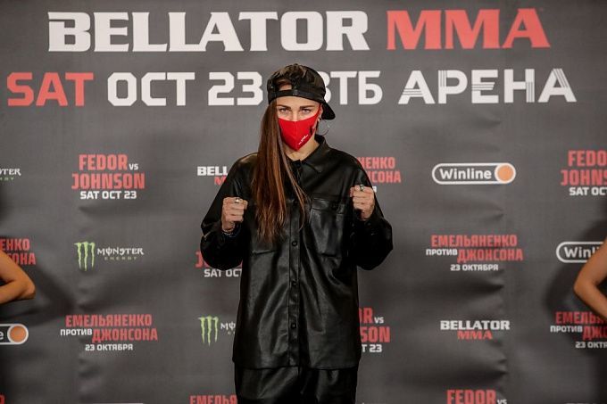 They Turn on the Big Wins. The Sexiest Wives and Girls of MMA Fighters